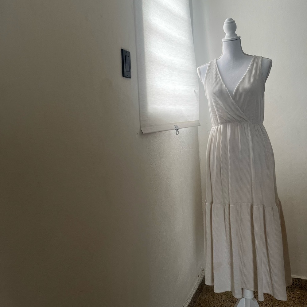 CAUTION TO THE WIND MAXI DRESS